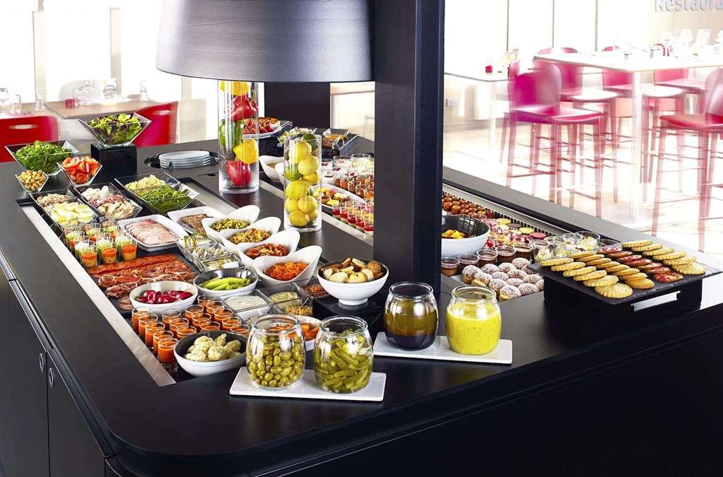 Kyriad Chateauroux - Saint-Maur Restaurace fotografie